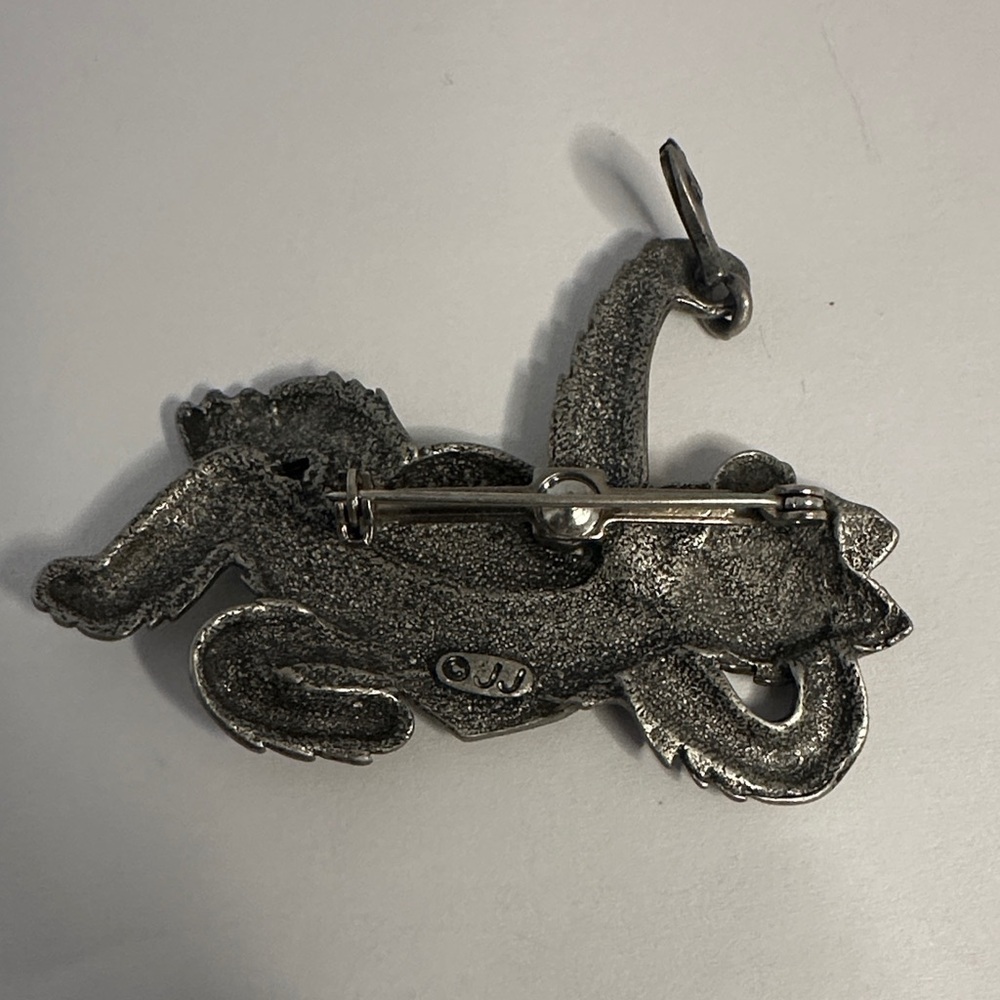 Vintage Signed JJ Pewter Cat Pin Dangling Fish Kitty Eating 2.5" - Picture 2 of 4